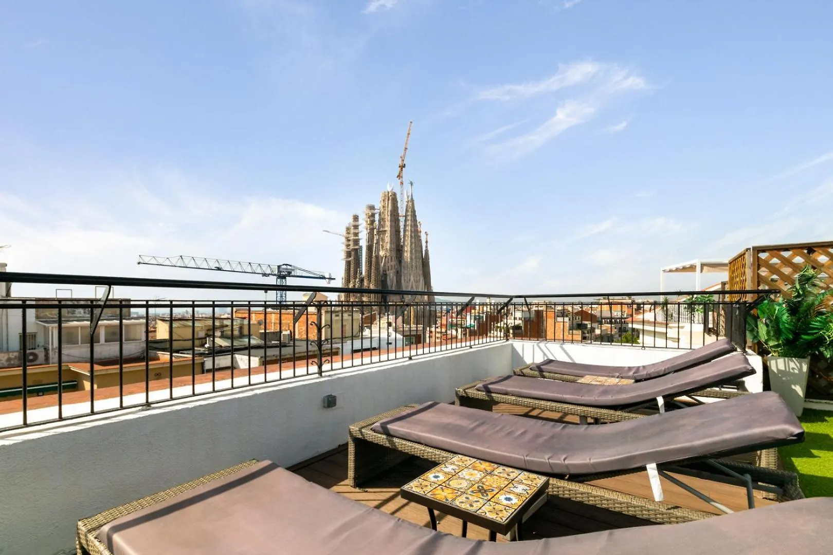 Suite Home Sagrada Familia Barcelona Apartment